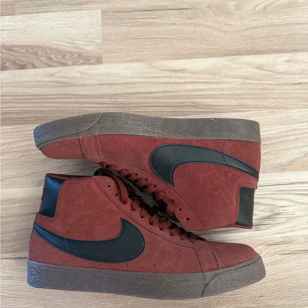 Nike Red and Black Sneakers Classic Low-Top Design